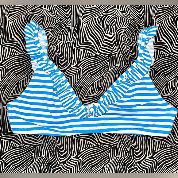 J. Crew Other - J Crew V Neck Ruffle Trim Bikini Top Medium